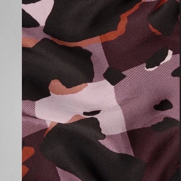 New Burberry Lightweight Check Print Purple Silk Scarf - Picture 5 of 6